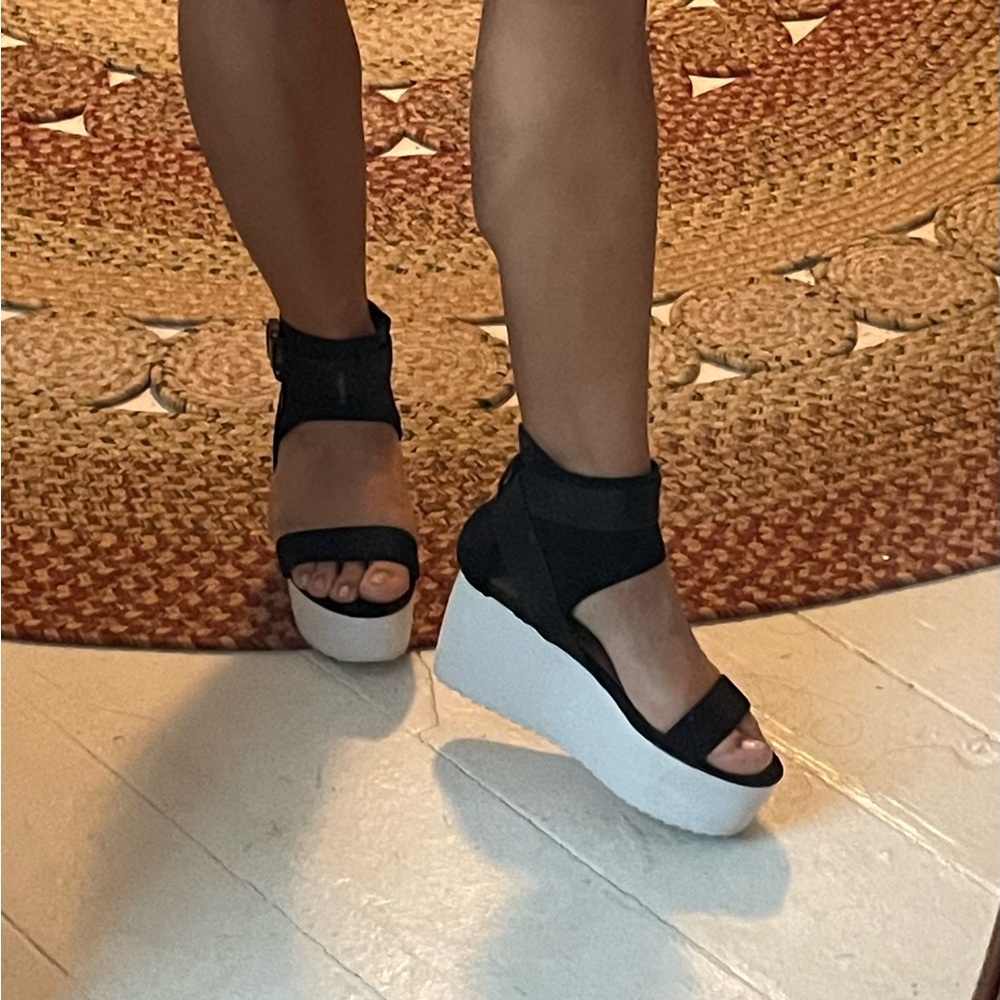 Platform Sandals - Picture 8 of 8